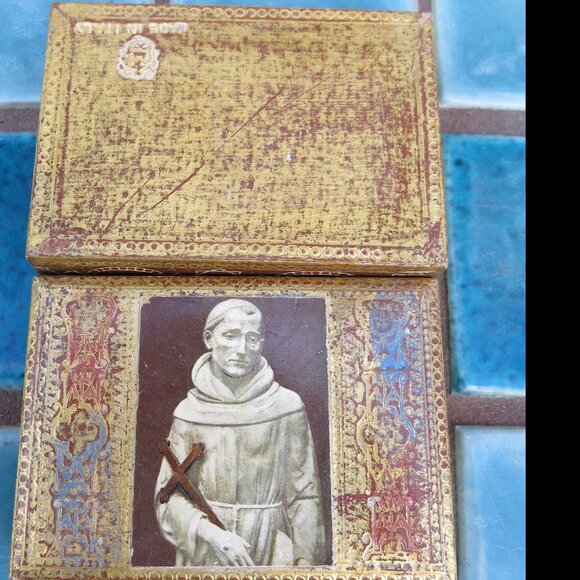 Vintage Italian St. Francis Hand Painted Wood Embossed Trinket Box - Picture 2 of 9